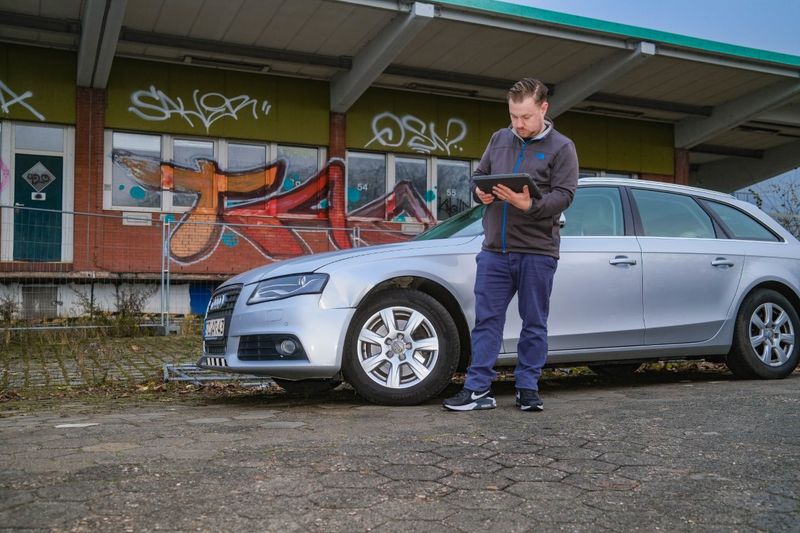 Adrian Reese – Kfz-Sachverständiger bei der Fahrzeugbegutachtung
